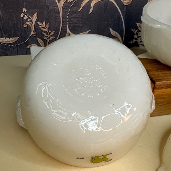 Vintage Anchor Hocking Fire King Bowls BC Comics Johnny Hart Dinosaur Set Of 3 - Picture 9 of 14